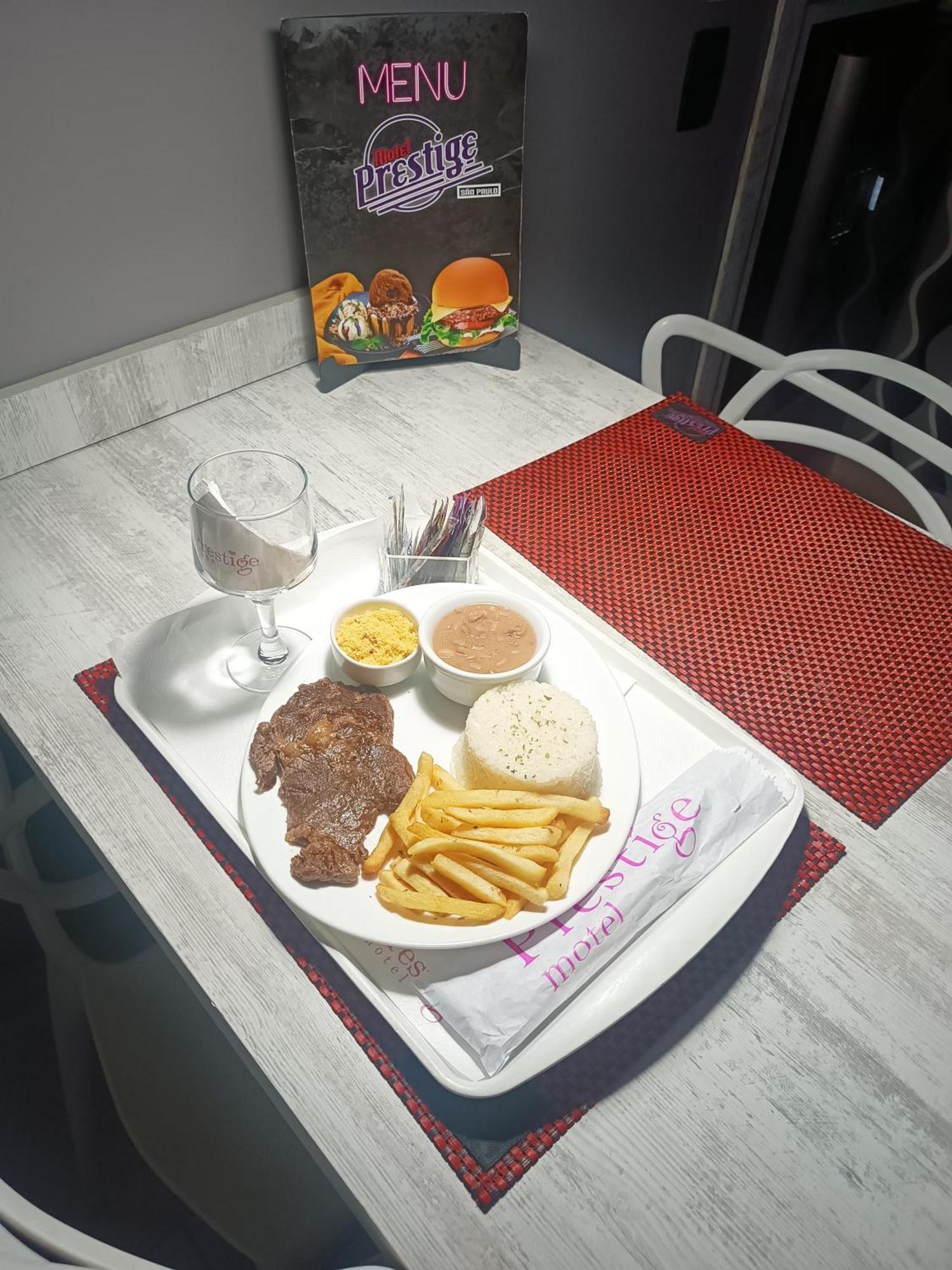 Prestige 3 Love hotel